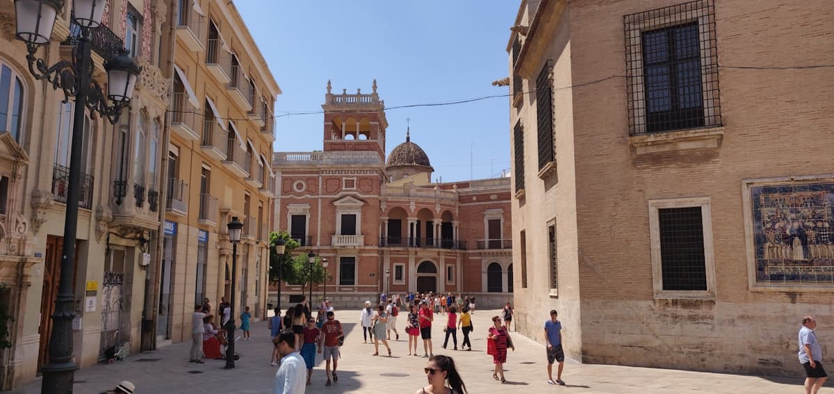 Valencia: história e segredos além do roteiro turístico tradicional